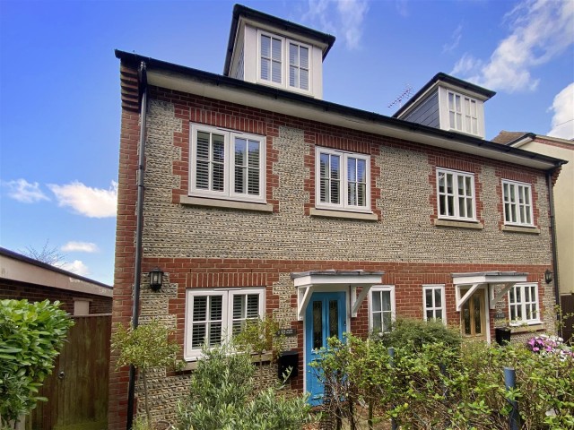 Elm Farm Cottages, Old Manor Road, Rustington