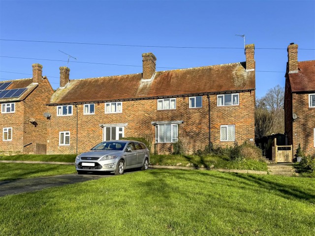 Canada Road, Arundel