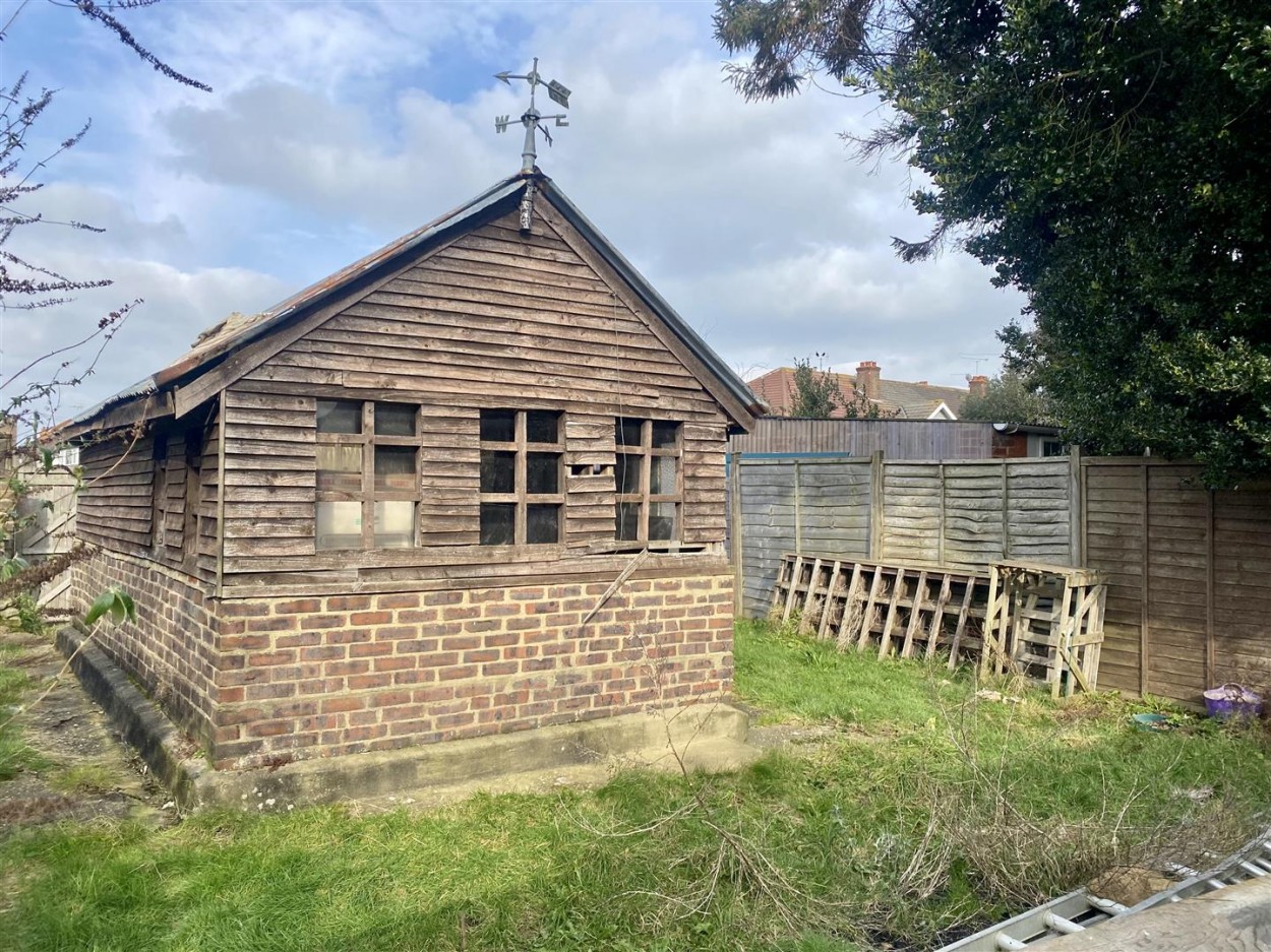 Back of garage- town cross avenue.jpg